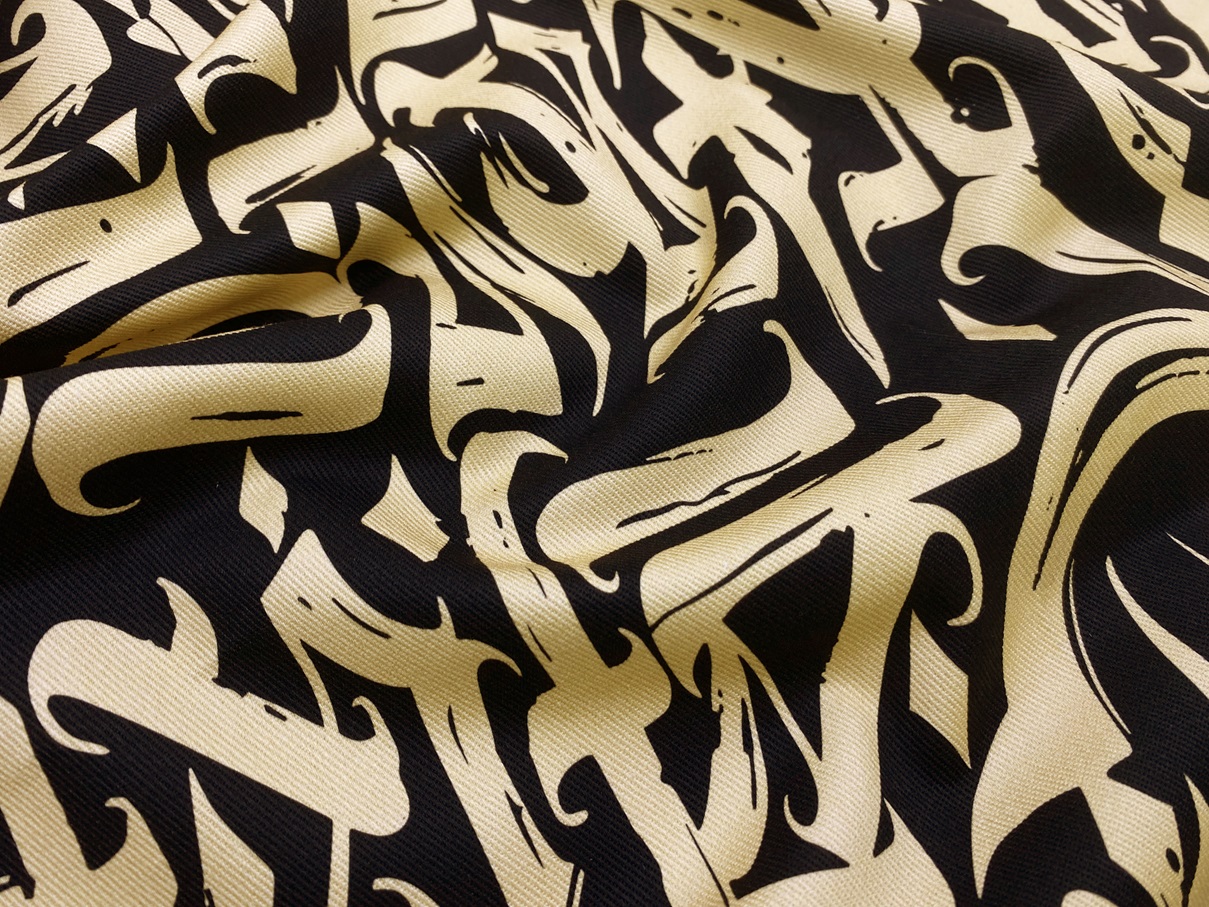 Ткань Джинса  черного цвета с принтом готические буквы. 12630 2