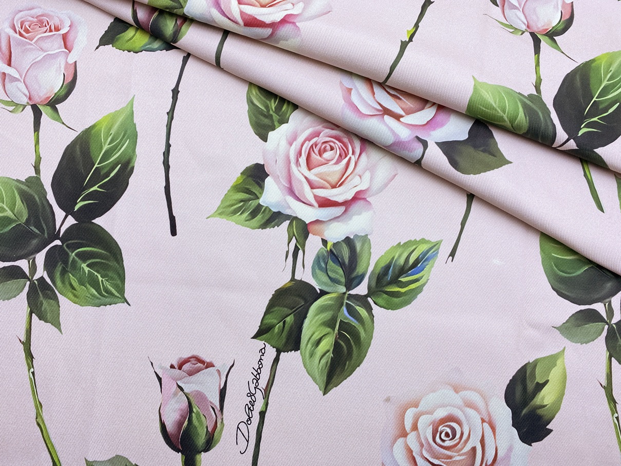 Ткань Джинса розового цвета с принтом   розы  12669 1