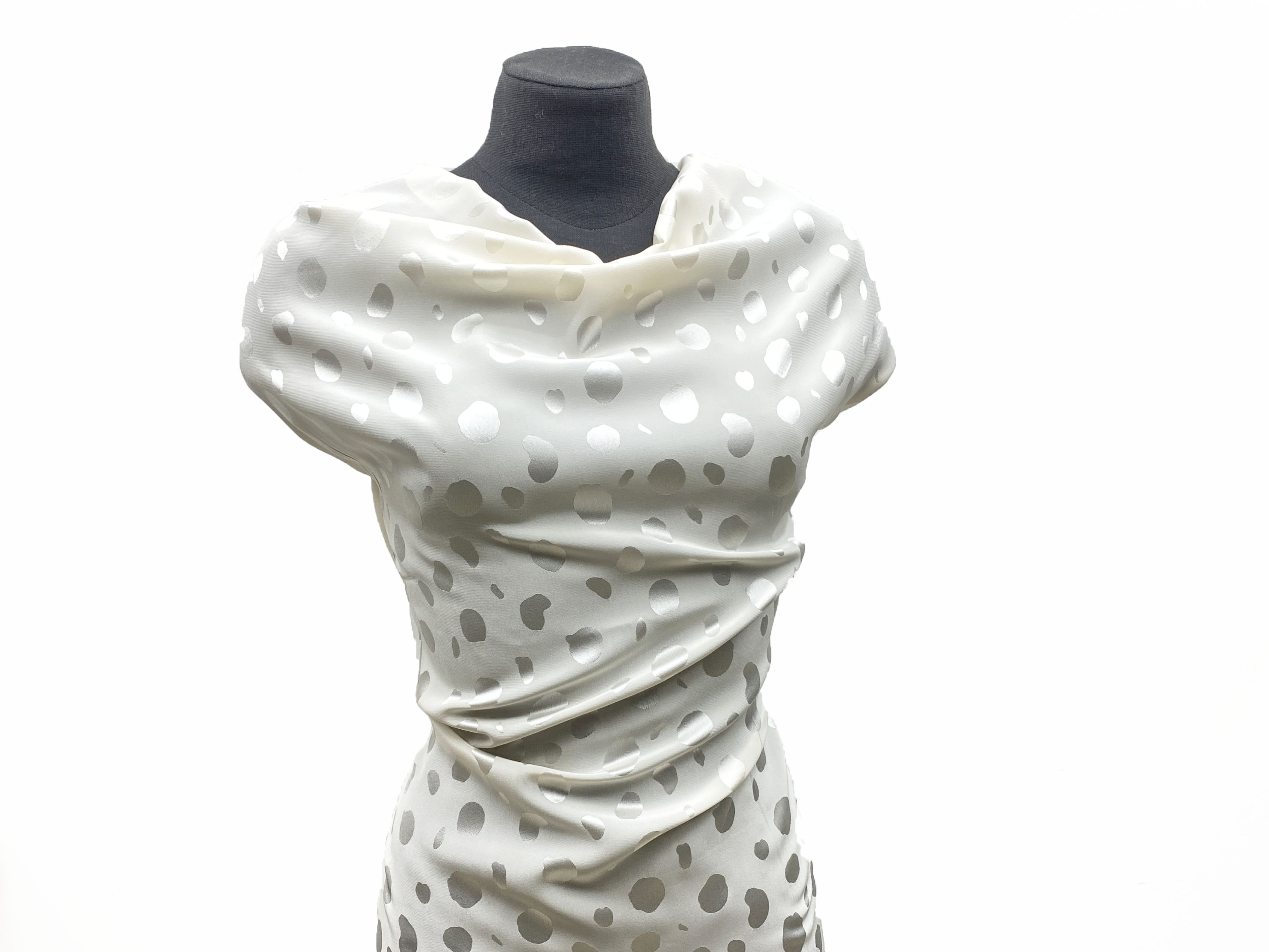 Ткань Шёлк  сливочного цвета с принтом  атласные ляпы 46678 5