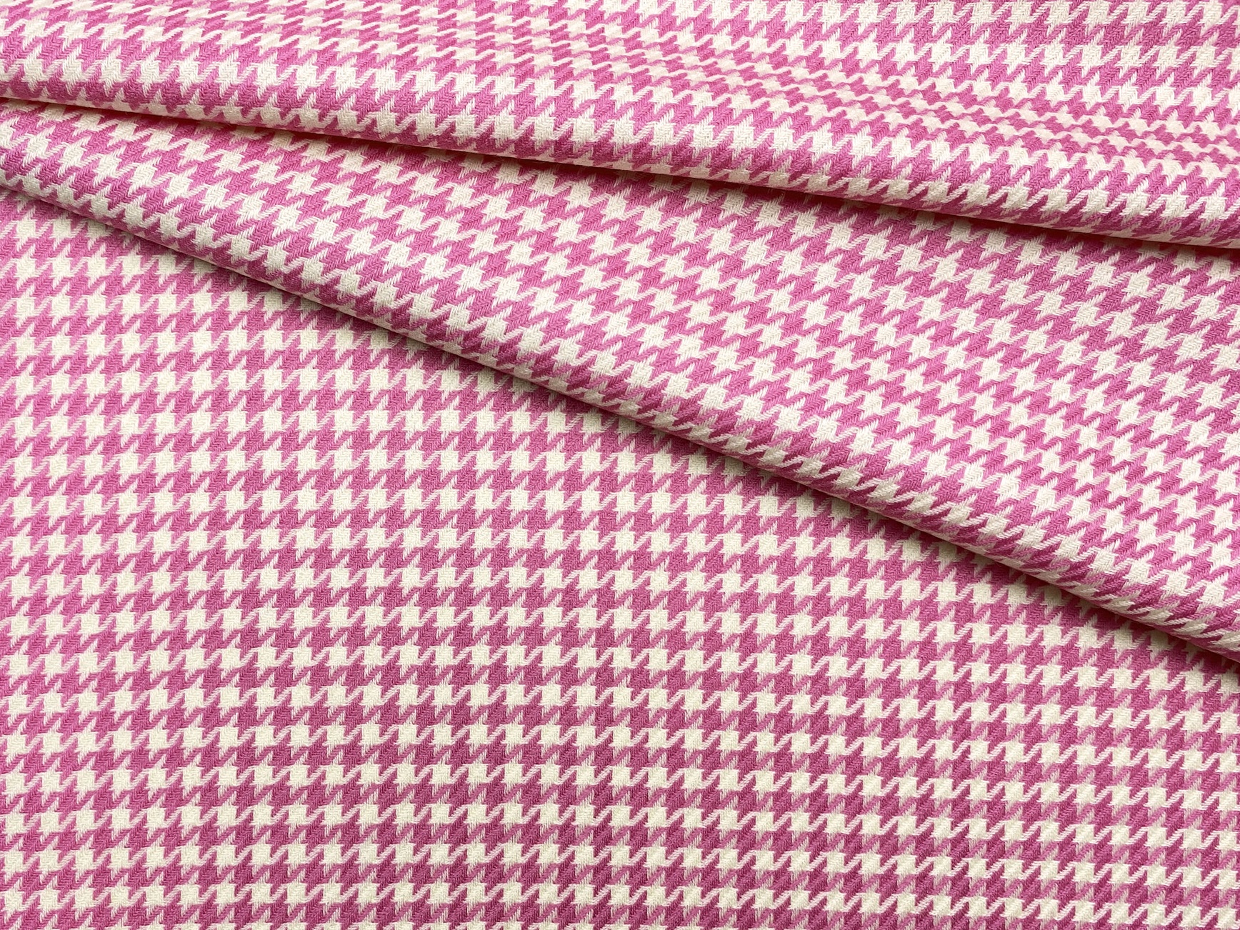 Ткань Костюмная розово-молочная гусиная лапка 49467 1